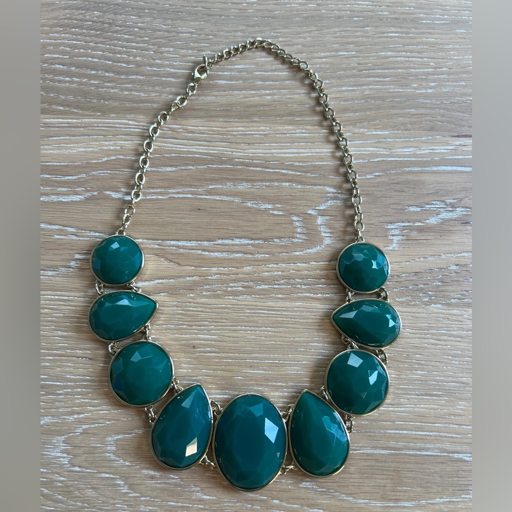 🌴🥝ANN TAYLOR LOFT GREEN & GOLD BOLD NECKLACE🥝🌴
